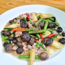 เห็ดถอบผัดน้ำมันหอยหมู