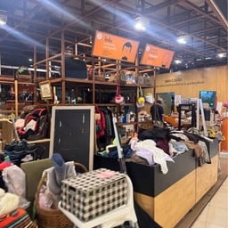 ตลาดเสรีมาร์เก็ต สาขาเดอะไนน์ พระราม 9