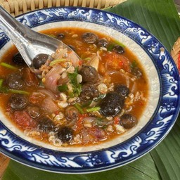 แกงเห็ดถอบไข่มดแดง