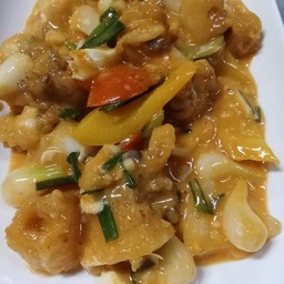 หมึกผัดซอสไข่เค็ม