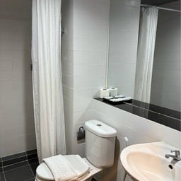 ธาริส อาร์ท โฮเทล แพร่