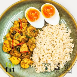 ข้าวฮางงอกคั่วกลิ้งอกไก่ไข่ต้ม