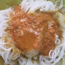 ขนมจีนน้ำยาผสมน้ำพริกหวาน