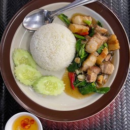 ผักคะน้าราดข้าว