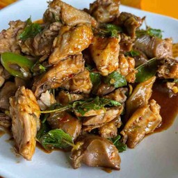 ผัดเผ็ดไก่บ้าน