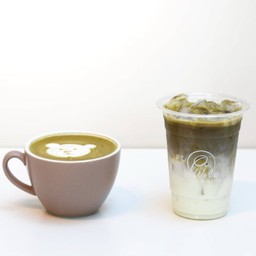 Iced Hojicha latte