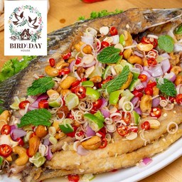 ปลากะพงทอดสมุนไพร