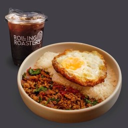 Setข้าวกระเพราหมูไข่ดาว + เครื่องดื่ม
