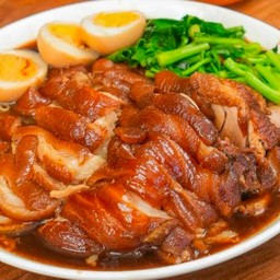 พะโล้ขาหมูกับข้าว