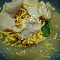 อากู๋ราดหน้าหนูหมัก หัวหิน