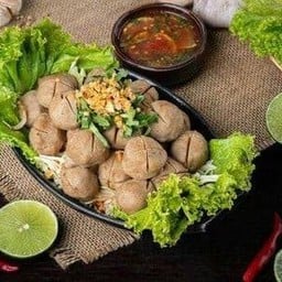 ลวกจิ้มลูกชิ้นเนื้อ