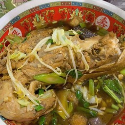 ต้มเส้นโครงไก่ตุ๋น