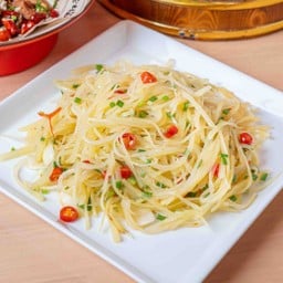 มันฝรั่งผัดพริกน้ำส้ม