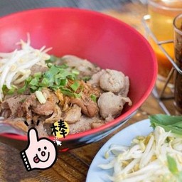 ก๋วยเตี๋ยวหมูตุ๋นคุณยาย บางแสน