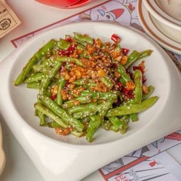 ถั่วแขกผัดพริกแห้ง