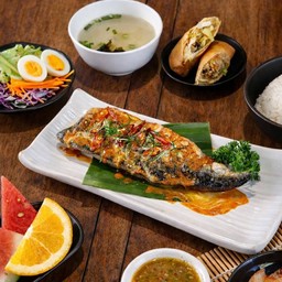 🤩คอนนิจิวะซาบะย่างฉู่ฉี่ (Grilled Saba With Thai Chu Chee Curry)
