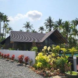 Satara Farmstay & Cafe อ้อมใหญ่ สามพราน