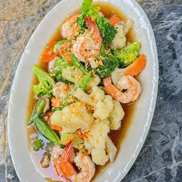 ผัดผักรวมกุ้งสด