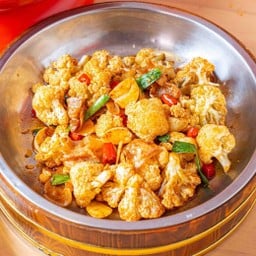 ดอกกะหล่ำผัดพริกแห้ง