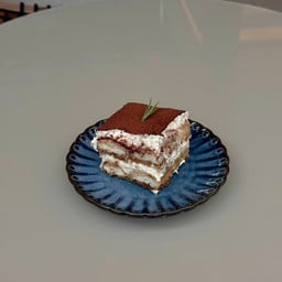 Tiramisu Cake