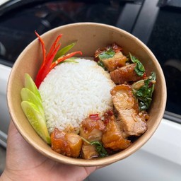 กะเพราหมูกรอบ