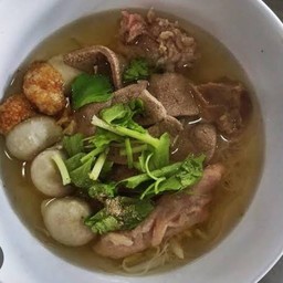 ก๋วยเตี๋ยวเนื้อน้ำใส