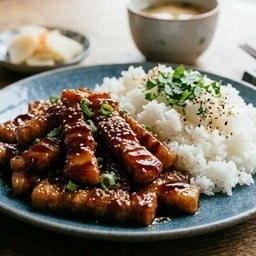 หมู•ชา•เถียน มรกตสแควร์