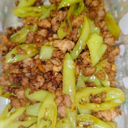 ผัดพริกหยวกใส่หมูสับ..เป็นกลับข้าว