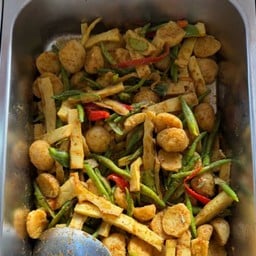 แกงมาแกงกับ จุติอนุสรณ์