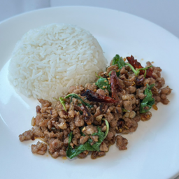 ข้าวกะเพราหมู (Stir fry pork with holy basil)