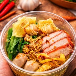 บะหมี่เกี๊ยวซอสหวานเค็ม (หมูแดง)