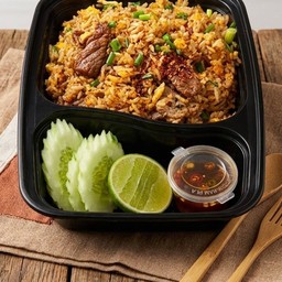 ข้าวผัดน้ำพริกเผาเนื้อ