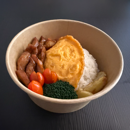 ข้าวไข่เจียวสันคอหมูแม็กกี้