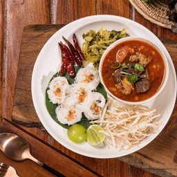 ขนมจีนน้ำเงี้ยวหมู ရှမ်းမုန့်ဟင်းခါး