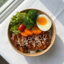 ข้าวไก่เทอริยากิ (Chicken Teriyaki with Japanese Rice)