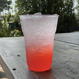 สตอเบอร์รี่โซดา