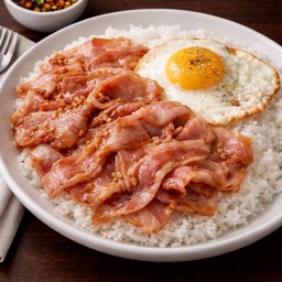 ข้าวหมูสามชั้นสไลด์ทอดกระเทียม