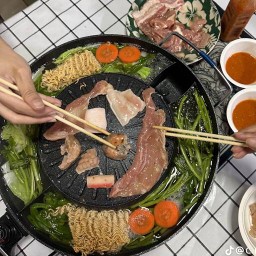 ไอเฟ้ลหมูกระทะแบบย่างให้ สำนักงานใหญ่