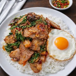 กะเพราคอหมูย่าง
