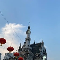 ตลาดนัดเลียบด่วนแดนเนรมิตร