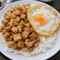 ข้าวกากหมูทอดกระเทียม