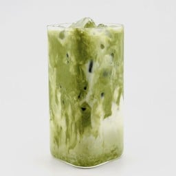 มัทฉะลาเต้นมอัลมอนด์สดเย็น :
Iced matcha latte fresh
almond milk