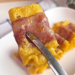 เบค่อนห่อไข่ม้วน