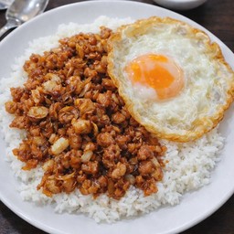 ข้าวหมูสับทอดกระเทียม
