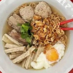 ก๋วยจั้บญวนเส้นสดไข่ตอก