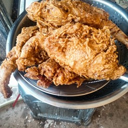 ร้านไก่ทอดหาดใหญ่ (หน้า มทร.)น่าน หน้า มทร.น่าน