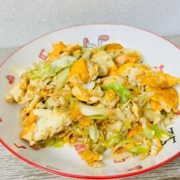 กะหล่ำปลีผัดไข่  ဂေါ်ဖီထုပ် ကြက်ဥကြော်