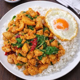 ข้าวผัดกะเพรากากหมู