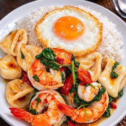 ข้าวผัดกะเพราทะเล (กุ้งหมึก)