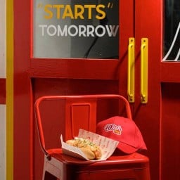 Wishdog (อเมริกัน ฮอทด็อก) ตลาด 62 Blocs